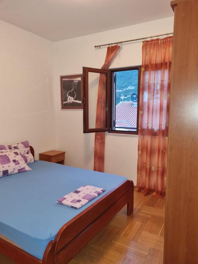 Apartments Sneza Risan Buitenkant foto