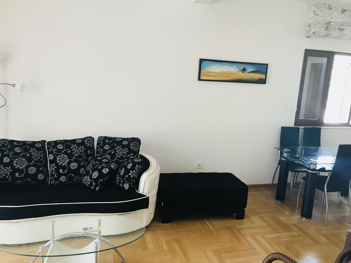 Apartments Sneza Risan Buitenkant foto